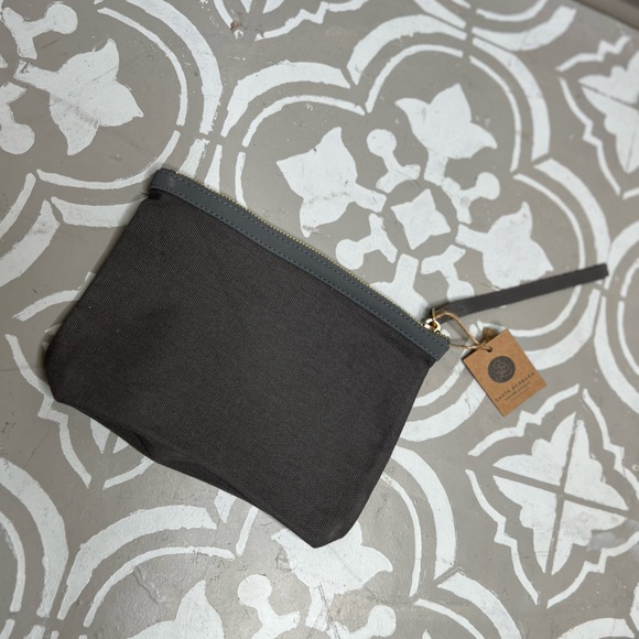NWT “Secrets” Canvas Pouch - Picture 5 of 5
